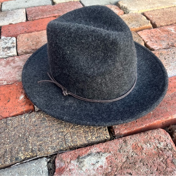 Universal Thread | Accessories | Universal Thread Wool Hat | Poshmark